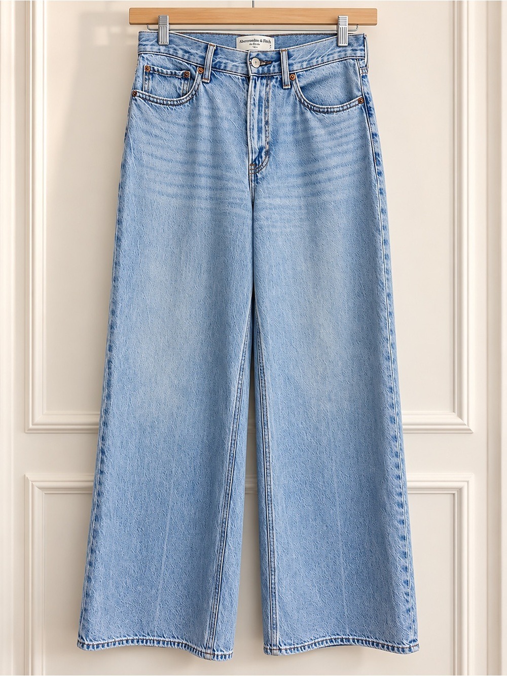 Abercrombie & Fitch High Rise Wide Leg High Rise Jeans Light Wash